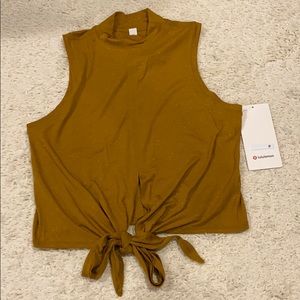 lululemon mock neck tank size 4